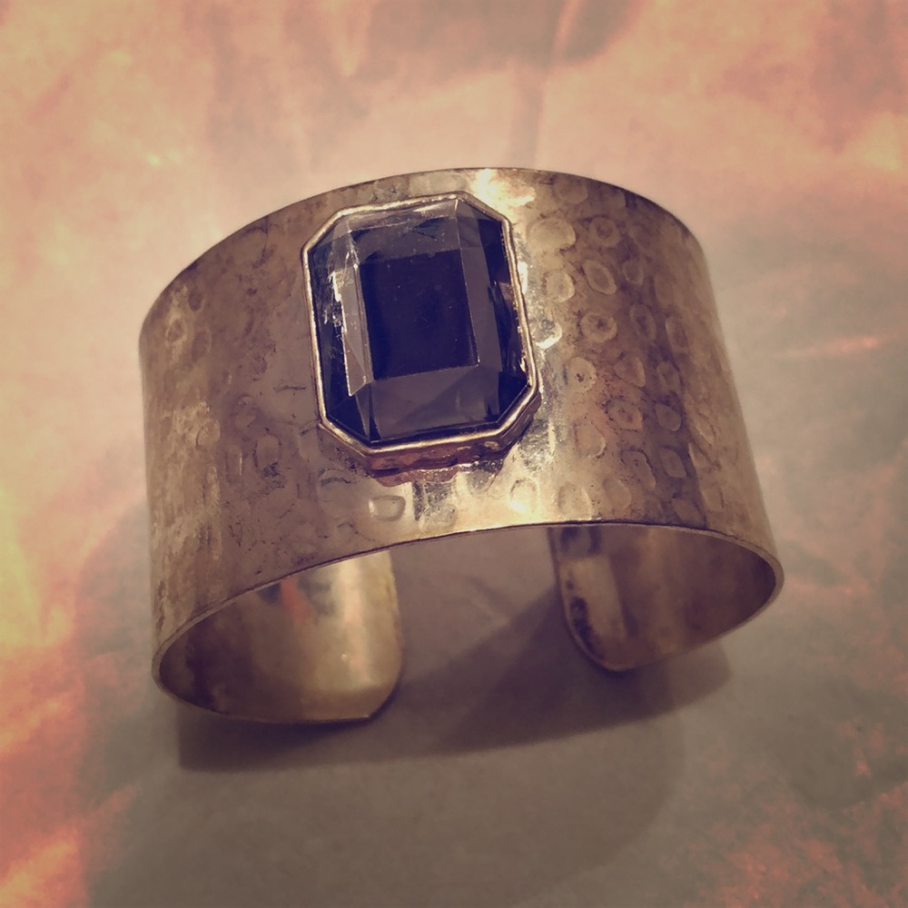 Bangle bracelet